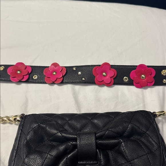 Betsy Johnson Bow purse - Picture 3 of 6